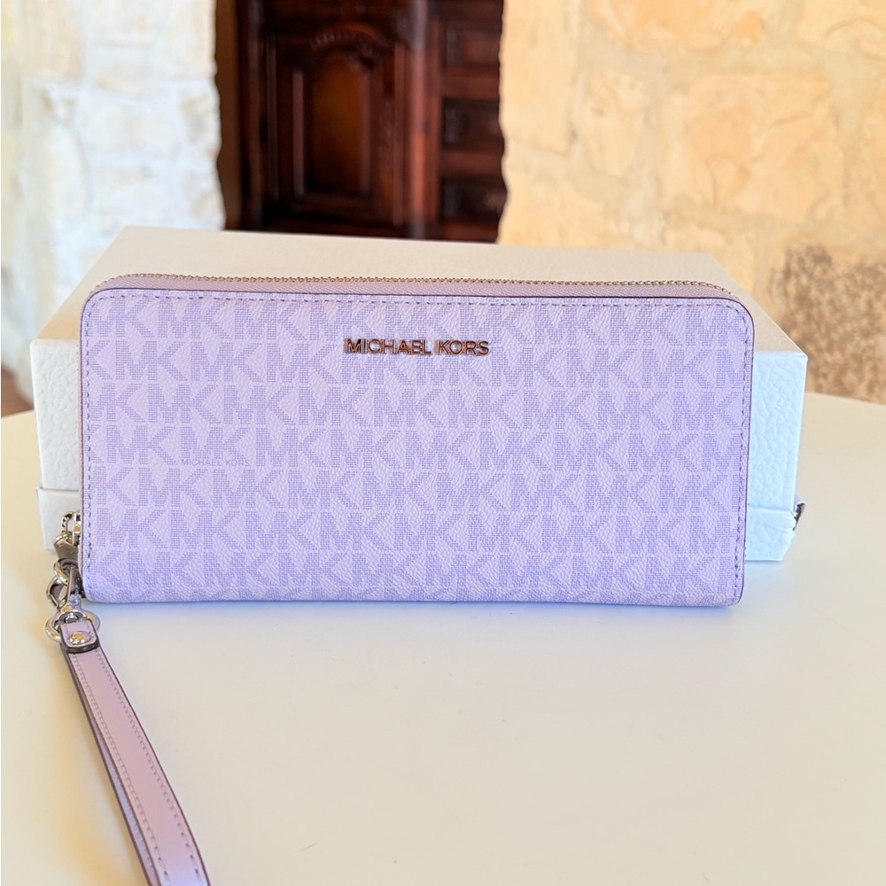 Michael Kors Purple and White Tote with Wallet - Picture 12 of 16